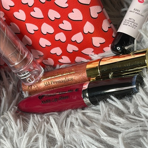 IPSY Bag & Beauty Bundle Red Heart Pouch, 2 Lip Masks, 4 Lip Color Items GIFTS - Picture 2 of 10